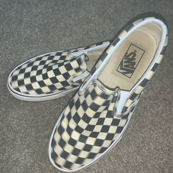 dizzy checkerboard vans